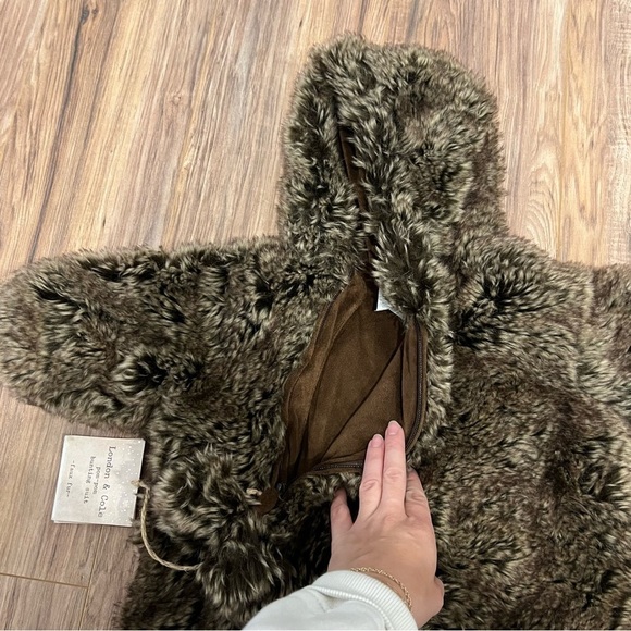 NWT London & Cole Pom Pom bunting faux fur suit - Picture 4 of 9